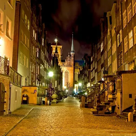 Sunny Sleeps 4 By The With Garden Patio - Przymorze Apartmán