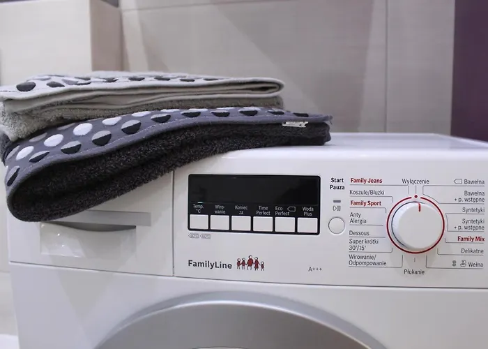 Sunny Sleeps 4 By The With Garden Patio - Przymorze *