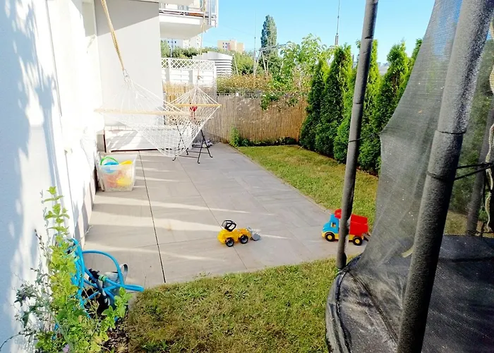 Sunny Sleeps 4 By The With Garden Patio - Przymorze *