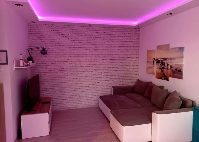 Sunny Sleeps 4 By The With Garden Patio - Przymorze