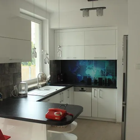 公寓 Sunny Sleeps 4 By The With Garden Patio - Przymorze 格但斯克