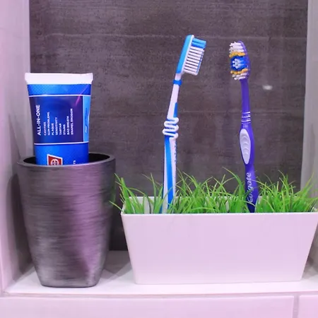 Apartament Sunny Sleeps 4 By The With Garden Patio - Przymorze *