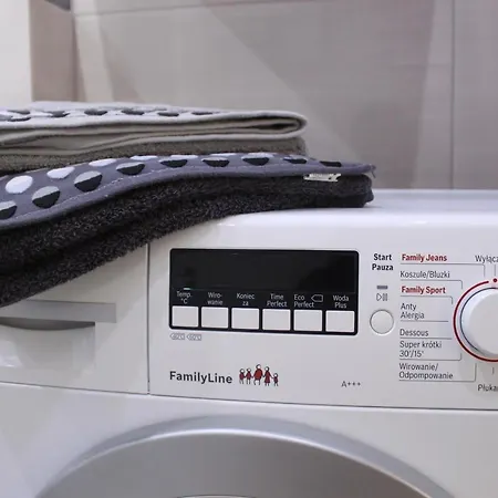 Sunny Sleeps 4 By The With Garden Patio - Przymorze *