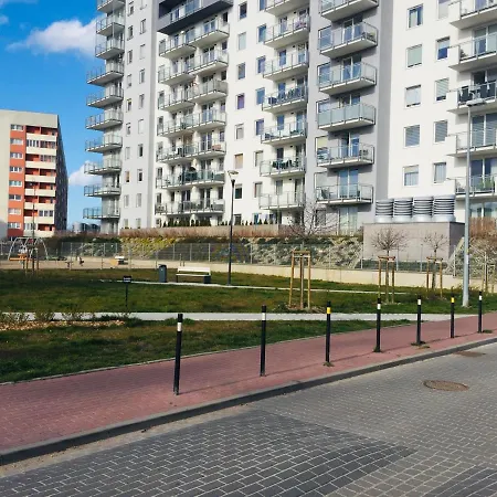 Sunny Sleeps 4 By The With Garden Patio - Przymorze