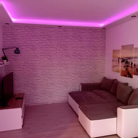 Sunny Sleeps 4 By The With Garden Patio - Przymorze