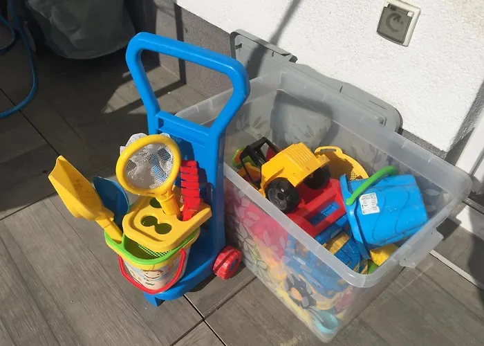 Appartamento Sunny Sleeps 4 By The With Garden Patio - Przymorze *