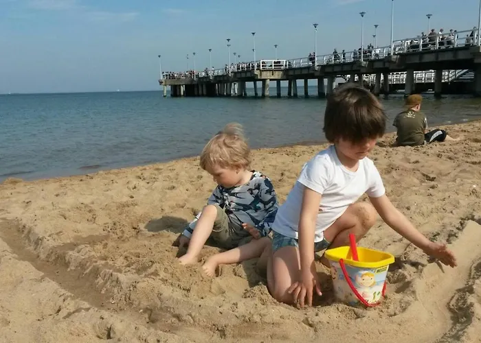 דירה Sunny Sleeps 4 By The With Garden Patio - Przymorze גדנסק