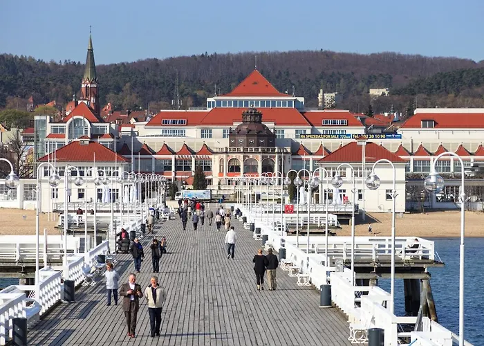 Sunny Sleeps 4 By The With Garden Patio - Przymorze Danzica