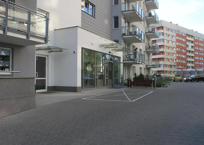 דירה Sunny Sleeps 4 By The With Garden Patio - Przymorze