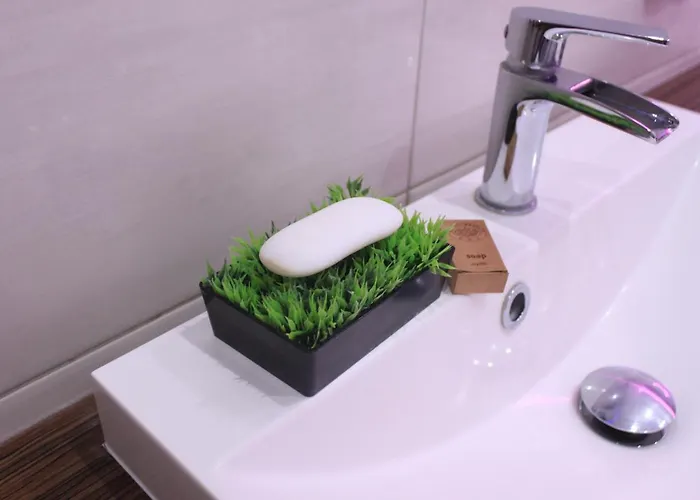 Appartamento Sunny Sleeps 4 By The With Garden Patio - Przymorze