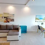 Daire Sunny Sleeps 4 By The With Garden Patio - Przymorze Gdansk