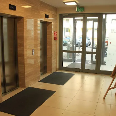 Sunny Sleeps 4 By The With Garden Patio - Przymorze Apartamento Gdansk