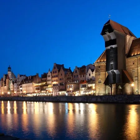 Sunny Sleeps 4 By The With Garden Patio - Przymorze Apartamento Gdansk