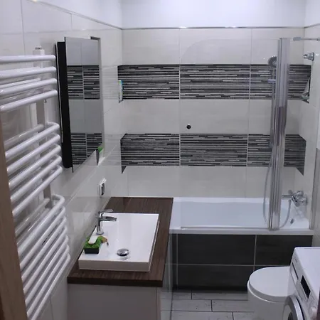 Sunny Sleeps 4 By The With Garden Patio - Przymorze Apartamento Gdansk