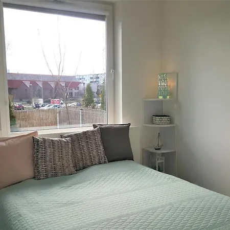 Sunny Sleeps 4 By The With Garden Patio - Przymorze Apartamento *