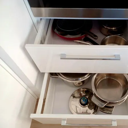 Apartamento Sunny Sleeps 4 By The With Garden Patio - Przymorze Gdansk